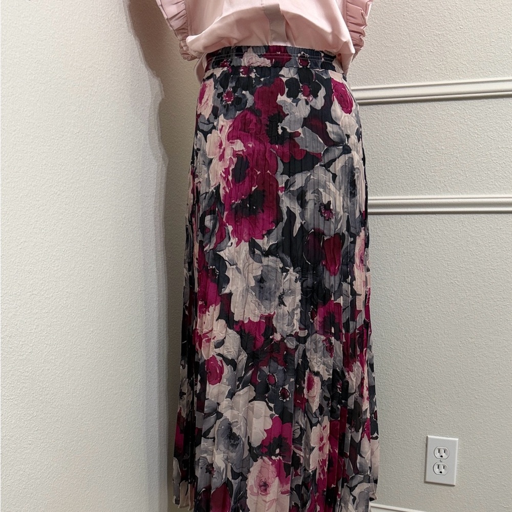 Chaps Floral Maxi Skirt in Magenta, Gray & Black✨Large ✨NWT